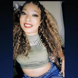 Meet your Posher, Celeste